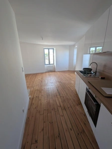 Appartement remis à neuf à louer 2 pièces dont 1 chambre.  42 m²  FONTENAY LE COMTE (85)
