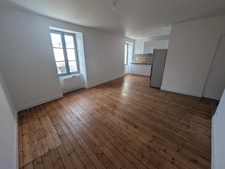 Appartement remis à neuf à louer 2 pièces dont 1 chambre.  47 m²  FONTENAY LE COMTE (85)