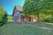 Villa d'architecte à Challes-les-Eaux, secteur Château
