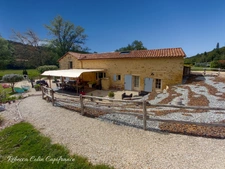 Prestigious residence with swimming pool in Périgord Noir