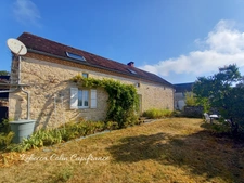 Charmant ensemble immobilier en pierre. Calme absolu en Périgord Noir