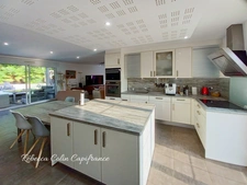 Villa contemporaine de 184 m² entièrement rénovée à BOULAZAC (24)