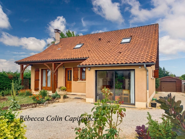 Maison périgourdine avec jardin clos en Périgord Noir 