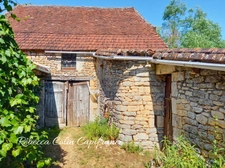 Charmant ensemble immobilier en pierre. Calme absolu en Périgord Noir