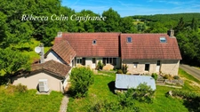 Authentique longère en pierre en Périgord Noir sur un terrain de 2849 m²