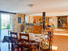 Authentique longère en pierre en Périgord Noir sur un terrain de 2849 m²