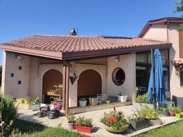 Belle maison d'architecte - avec possibilité de cabinet indépendant (idéal pour profession libérale) - à vendre à Bias - Lot-et-Garonne (47), 