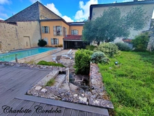 Characterful 18th-century residence with swimming pool, 5 suites and bed and breakfast business – Vianne