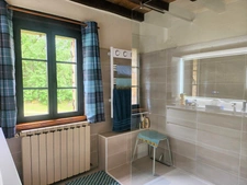 Stone farmhouse with 3 bedrooms - Outbuildings - 2.76 hectares - near MONFLANQUIN (Lot-et-Garonne)