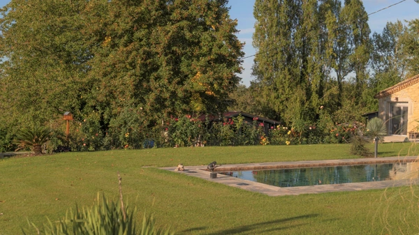 Belle Maison de caractère en pierre avec piscine et terrain de 7.5 ha - Proche de Castillonnès (47)