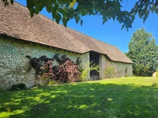 Beautiful historic stone property with wooded grounds - Outbuildings and swimming pool - for sale - near CASTILLONNES (47)
