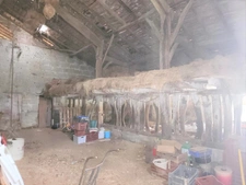 Beautiful 4-room farmhouse to renovate with outbuildings in Miramont de Guyenne (47)