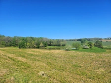Terrain  avec étang de pêche en campagne -  3.54 ha- à vendre - VILLENEUVE SUR LOT (47)