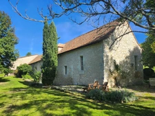Beautiful historic stone property with wooded grounds - Outbuildings and swimming pool - for sale - near CASTILLONNES (47)