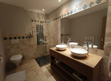 Characterful 18th-century residence with swimming pool, 5 suites and bed and breakfast business – Vianne