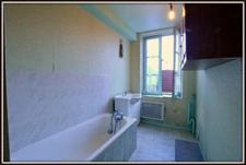 Dpt Moselle (57), à vendre GORZE appartement T2 en rez de jardin avec terrasse.