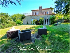 Maison en pierre de 313 m² avec vue panoramique et près de 2 hectares de terrain