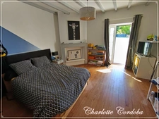 Maison en pierre de 313 m² avec vue panoramique et près de 2 hectares de terrain