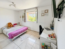 Piscine intérieure chauffée, DPE A et 253 m² habitables à 12 min de Nérac, 1h30 de Bordeaux et Toulouse