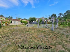 🏡 Maison de plain-pied 3 pièces rénovée avec jardin de 610 m² et double garage – Le calme à deux pas des commodités !