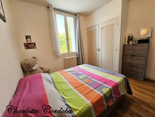 🏡 Maison de plain-pied 3 pièces rénovée avec jardin de 610 m² et double garage – Le calme à deux pas des commodités !