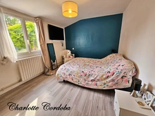 🏡 Maison de plain-pied 3 pièces rénovée avec jardin de 610 m² et double garage – Le calme à deux pas des commodités !