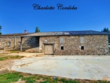 MONTAGNAC : Maison de caractère en pierre avec plus de 200 m² à aménager - Cachet rural et volumes à créer 