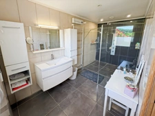 Piscine intérieure chauffée, DPE A et 253 m² habitables à 12 min de Nérac, 1h30 de Bordeaux et Toulouse