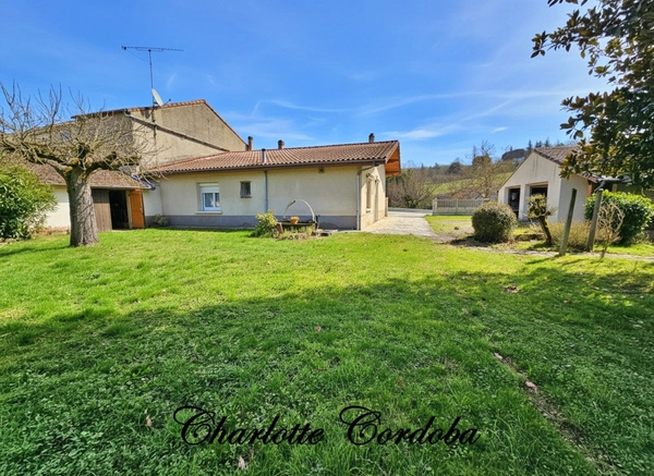 Maison plain-pied 3 chambres - Double garage - Dépendances - 2980 m² de terrain et bois