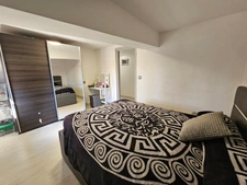 Maison familiale de 131 m² avec 4 chambres, véranda et grand garage à AYET