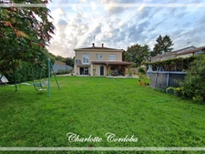 A house where every day feels like an enchanted interlude, on the outskirts of Agen