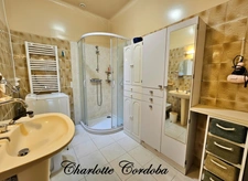 Maison plain-pied 3 chambres - Double garage - Dépendances - 2980 m² de terrain et bois