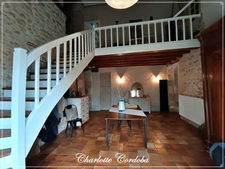 Maison en pierre de 313 m² avec vue panoramique et près de 2 hectares de terrain