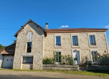 Maison familiale en pierre de 174 m² avec grand terrain et dépendances – Fort potentiel FEUGAROLLES (47)