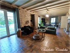 Maison en pierre de 313 m² avec vue panoramique et près de 2 hectares de terrain
