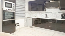 Maison familiale de 131 m² avec 4 chambres, véranda et grand garage à AYET