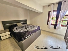 Maison familiale de 131 m² avec 4 chambres, véranda et grand garage à AYET