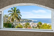 FOR SALE – EXCEPTIONAL VILLA WITH PANORAMIC VIEW OF THE SEA AND PORT – SAINT-GILLES LES BAINS