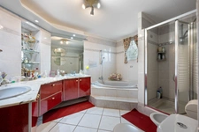 FOR SALE – EXCEPTIONAL VILLA WITH PANORAMIC VIEW OF THE SEA AND PORT – SAINT-GILLES LES BAINS