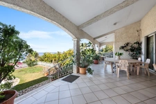 FOR SALE – EXCEPTIONAL VILLA WITH PANORAMIC VIEW OF THE SEA AND PORT – SAINT-GILLES LES BAINS