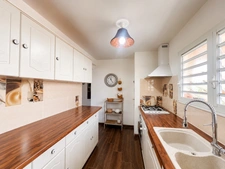 Appartement à vendre 4 pièces SAINT GILLES LES HAUTS (974)