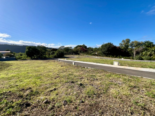 TERRAIN  260 m² – LA RIVIÈRE SAINT-LOUIS