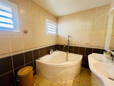 Appartement à vendre 4 pièces SAINT GILLES LES HAUTS (974)