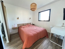 EXCLUSIVITÉ – Élégante maison contemporaine aux prestations soignées, à deux pas du bourg de Pommeret.
