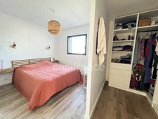 EXCLUSIVITÉ – Élégante maison contemporaine aux prestations soignées, à deux pas du bourg de Pommeret.