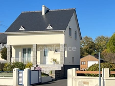 Maison 5 pièces sur sous sol avec grand garage supplémentaire à vendre  SAINT BRIEUC (22)