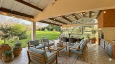 Maisons à vendre À Tonnay-Charente – Ensemble immobilier avec gîte indépendant sur parc arboré de 4 673 m²