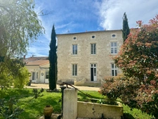 Dpt Charente Maritime (17) Maison de Maître du XVIIe siècle à Tonnay-Charente 10 pièces et 260 m² - Terrain de 1 432 m² 
