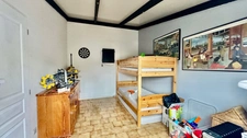 Family home for sale, 6 rooms, 4 bedrooms + office – Close to train station & schools – Large terrace – Garage – Outbuildings – ROCHEFORT (17)