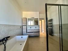 Duplex 100 m2 en rez-de-jardin à vendre 3 pièces FORGES LES BAINS (91)